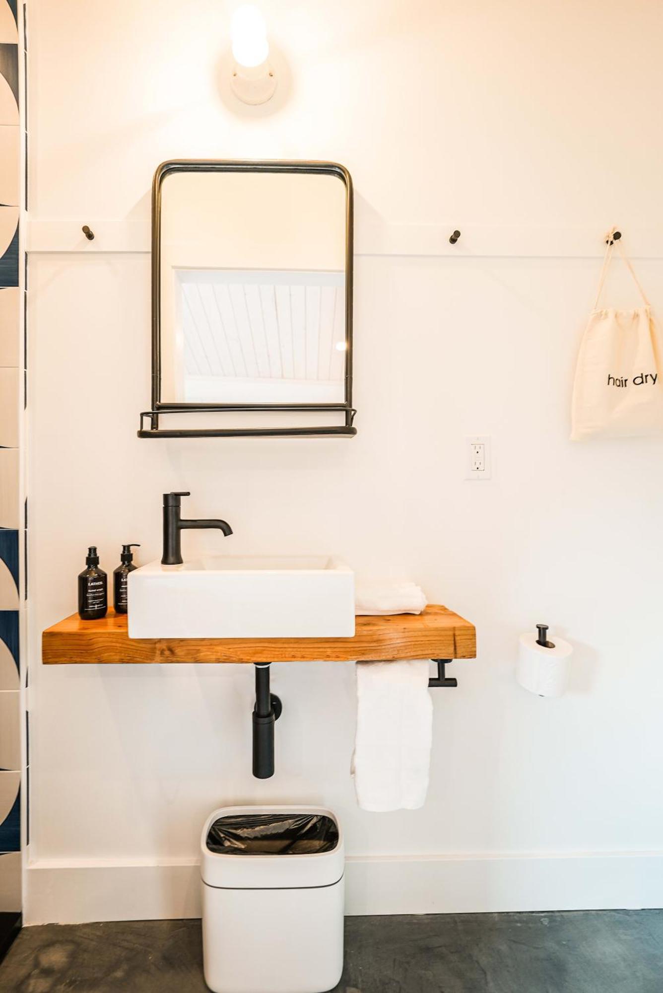 Funboard Room Includes King Bed And Mini Kitchenette 斯廷森海滩 外观 照片